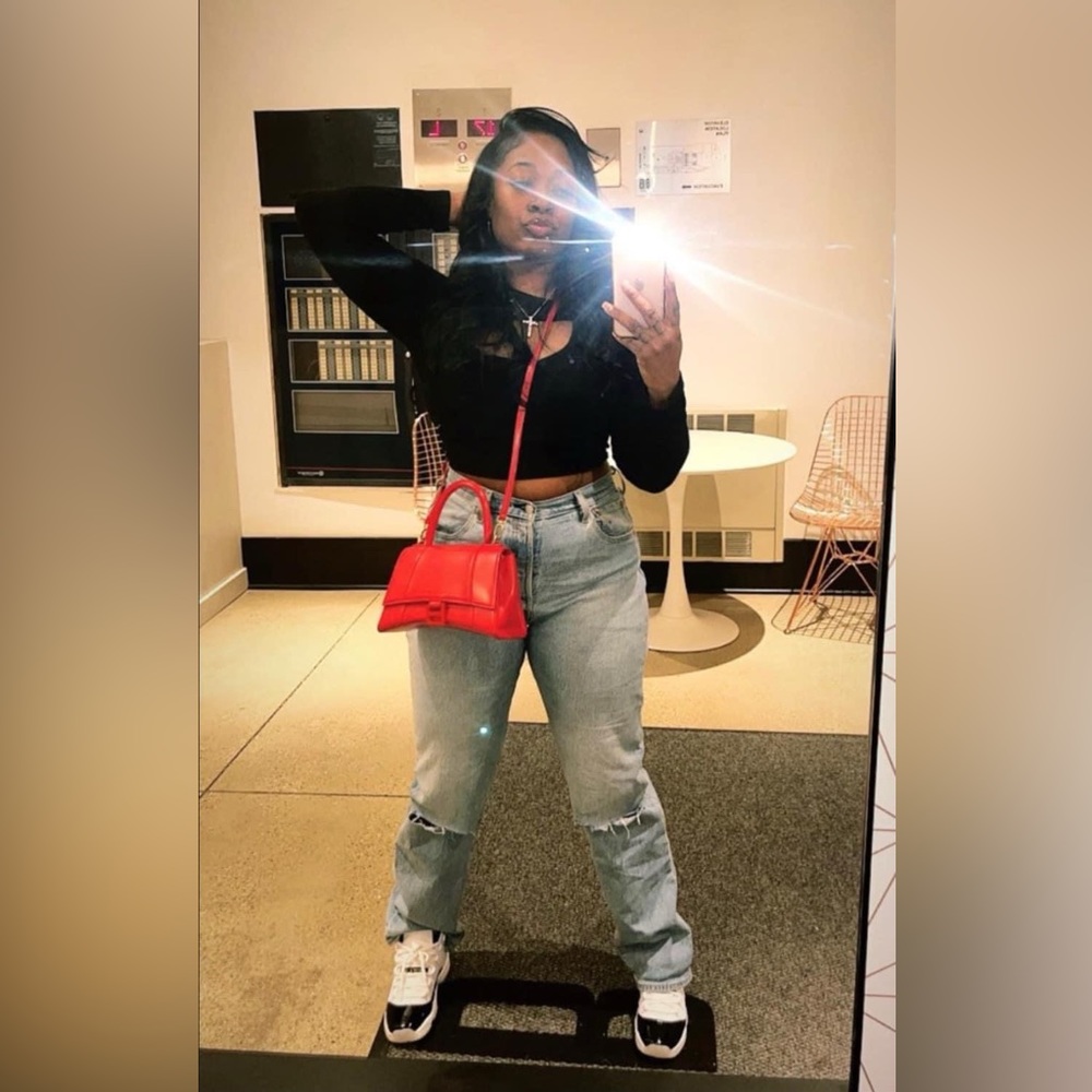 Meet your Posher, Arrionna